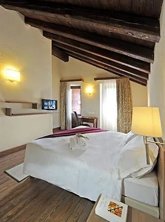 Hotel Maison Tissiere 3*